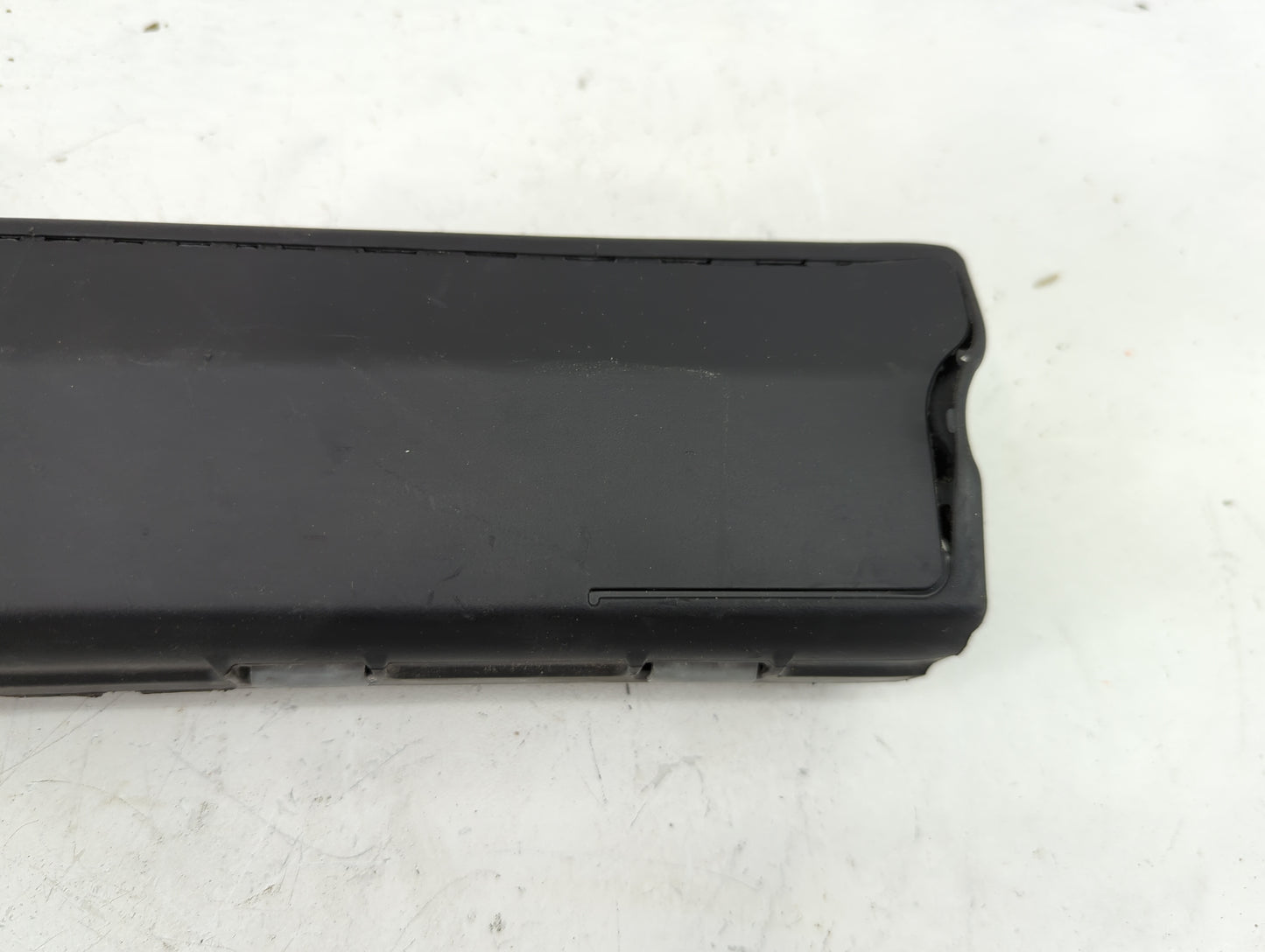 2021-2022 Chevrolet Trailblazer Air Bag Passenger Right Knee OEM P/N:22823445 84040725 Fits Fits 2017 2018 2019 2020 2021 20