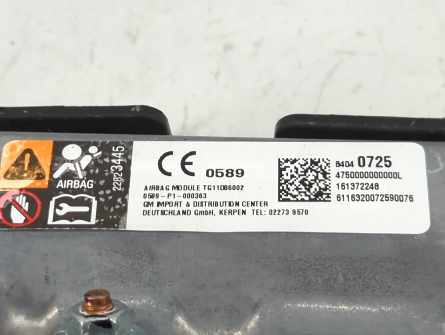 2021-2022 Chevrolet Trailblazer Air Bag Passenger Right Knee OEM P/N:22823445 84040725 Fits Fits 2017 2018 2019 2020 2021 20