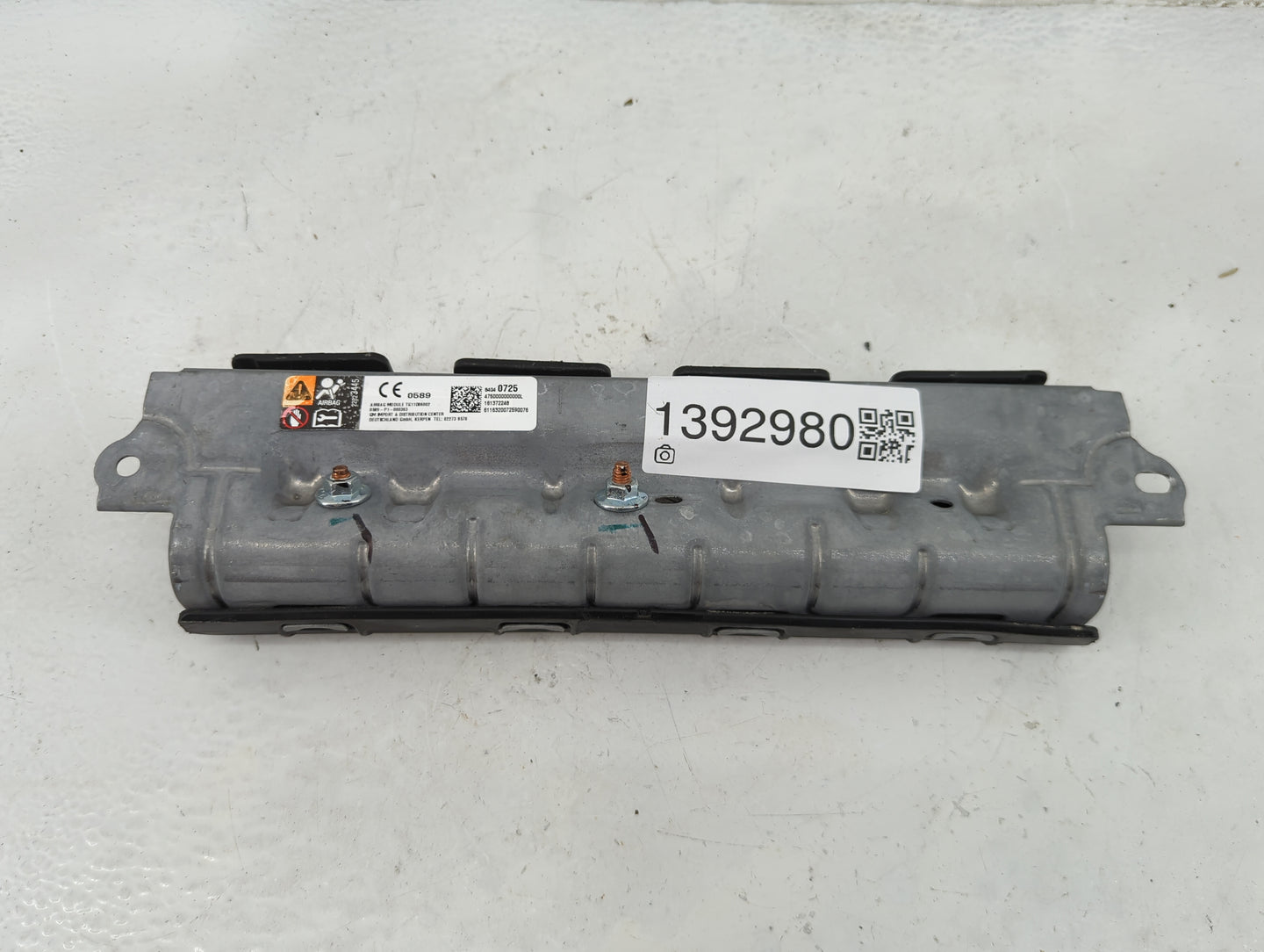 2021-2022 Chevrolet Trailblazer Air Bag Passenger Right Knee OEM P/N:22823445 84040725 Fits Fits 2017 2018 2019 2020 2021 20