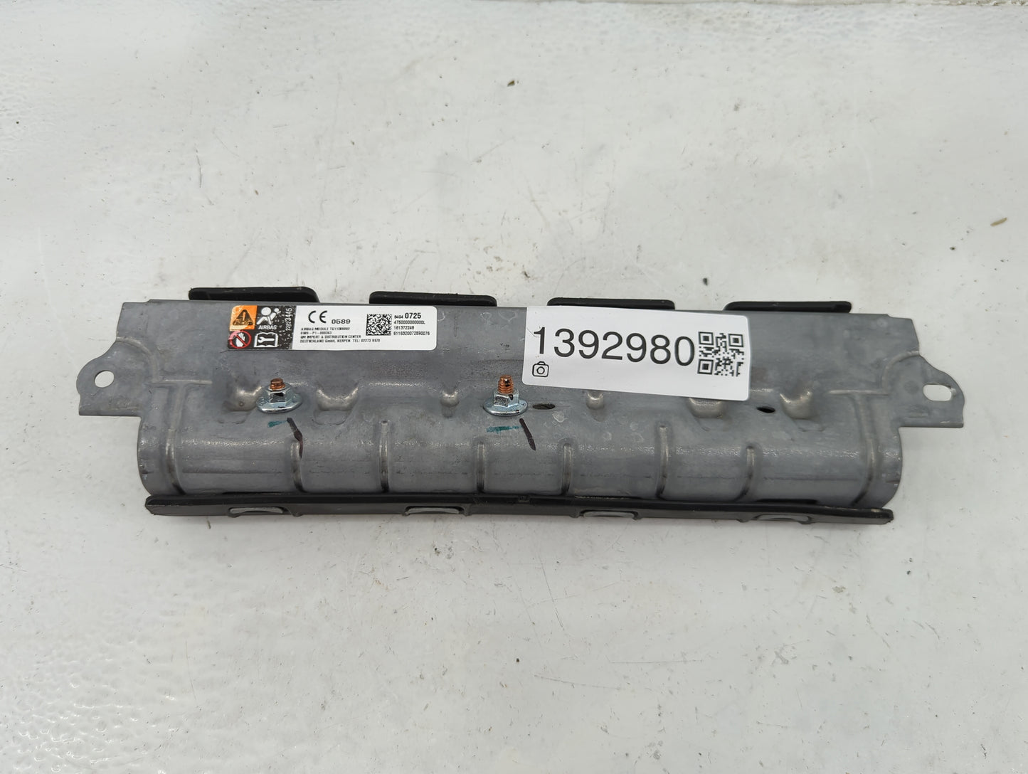 2021-2022 Chevrolet Trailblazer Air Bag Passenger Right Knee OEM P/N:22823445 84040725 Fits Fits 2017 2018 2019 2020 2021 20