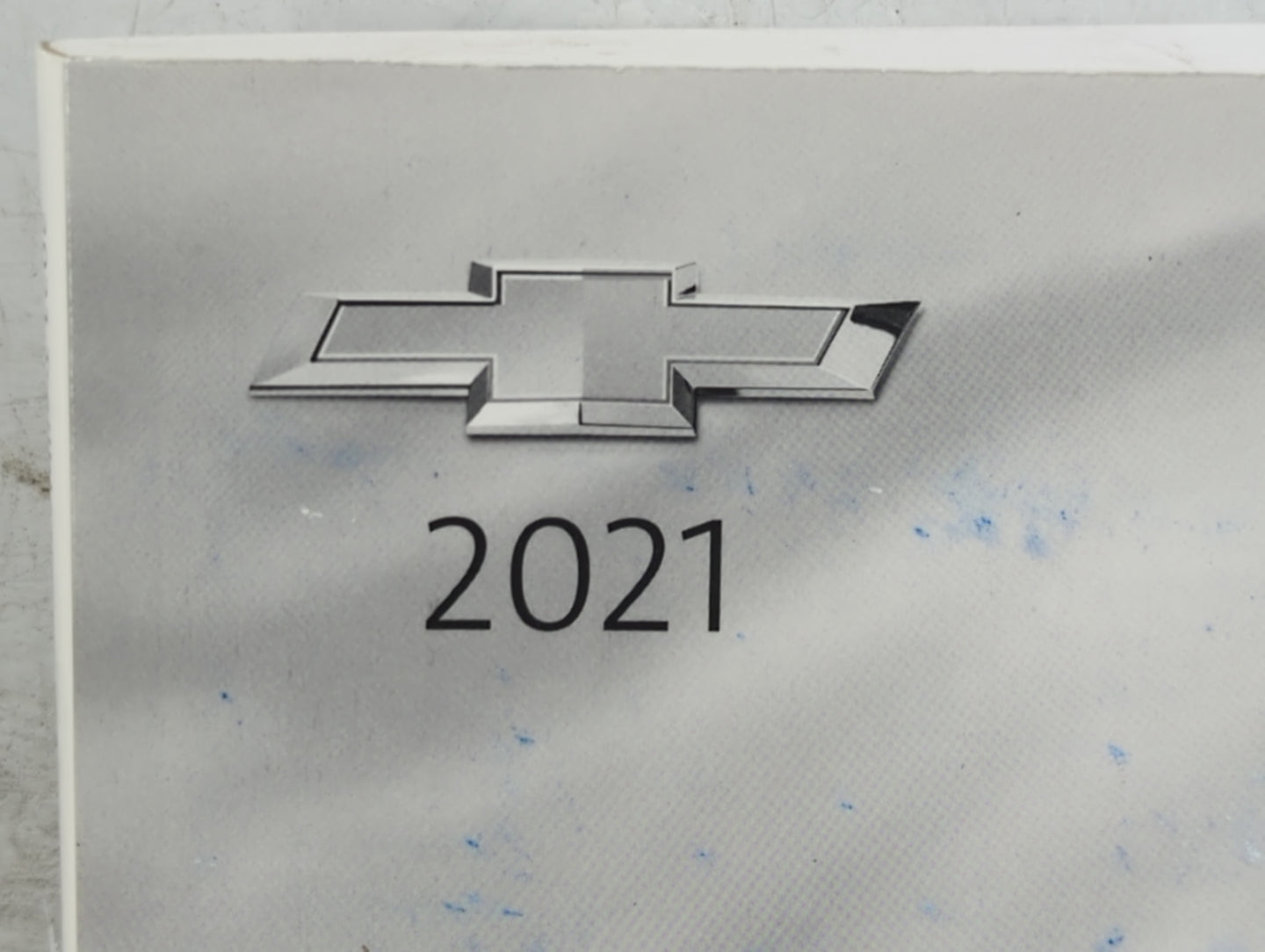 2021 Chevrolet Trailblazer Owners Manual Book Guide P/N:84401923 OEM Used Auto Parts - Oemusedautoparts1.com