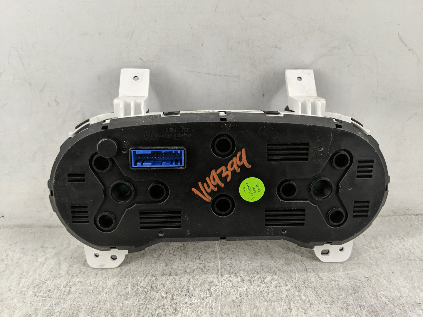 2021-2022 Chevrolet Trailblazer Instrument Cluster Speedometer Gauges P/N:60005974 7110500000000X Miles: Fits Fits 2021 2022