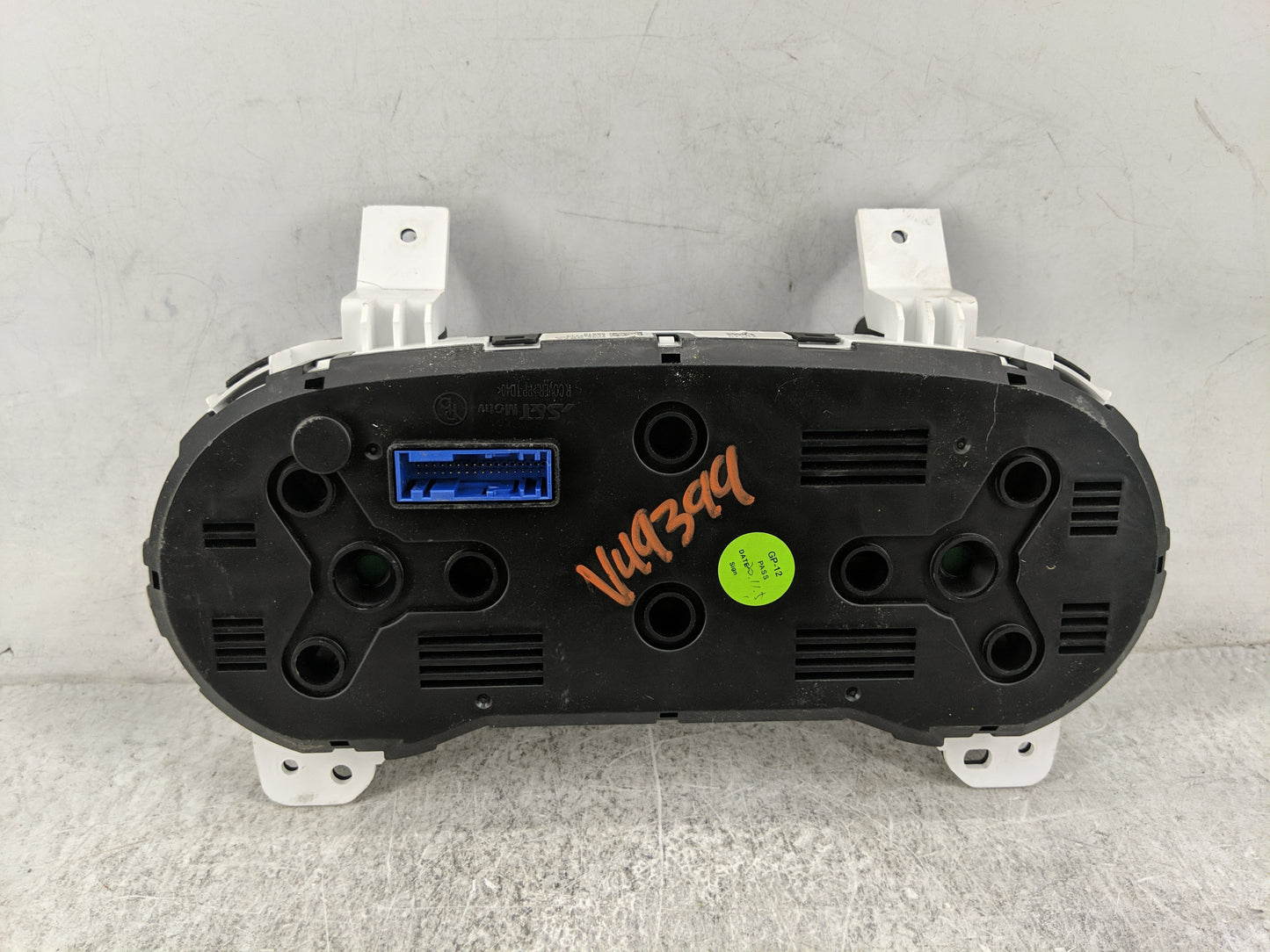 2021-2022 Chevrolet Trailblazer Instrument Cluster Speedometer Gauges P/N:60005974 7110500000000X Miles: Fits Fits 2021 2022