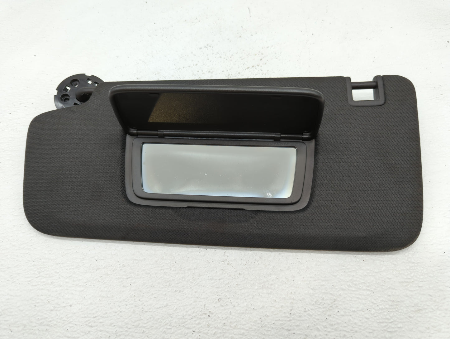 2021-2022 Chevrolet Trailblazer Sun Visor Shade Replacement Passenger Right Mirror Fits Fits 2021 2022 OEM Used Auto Parts -