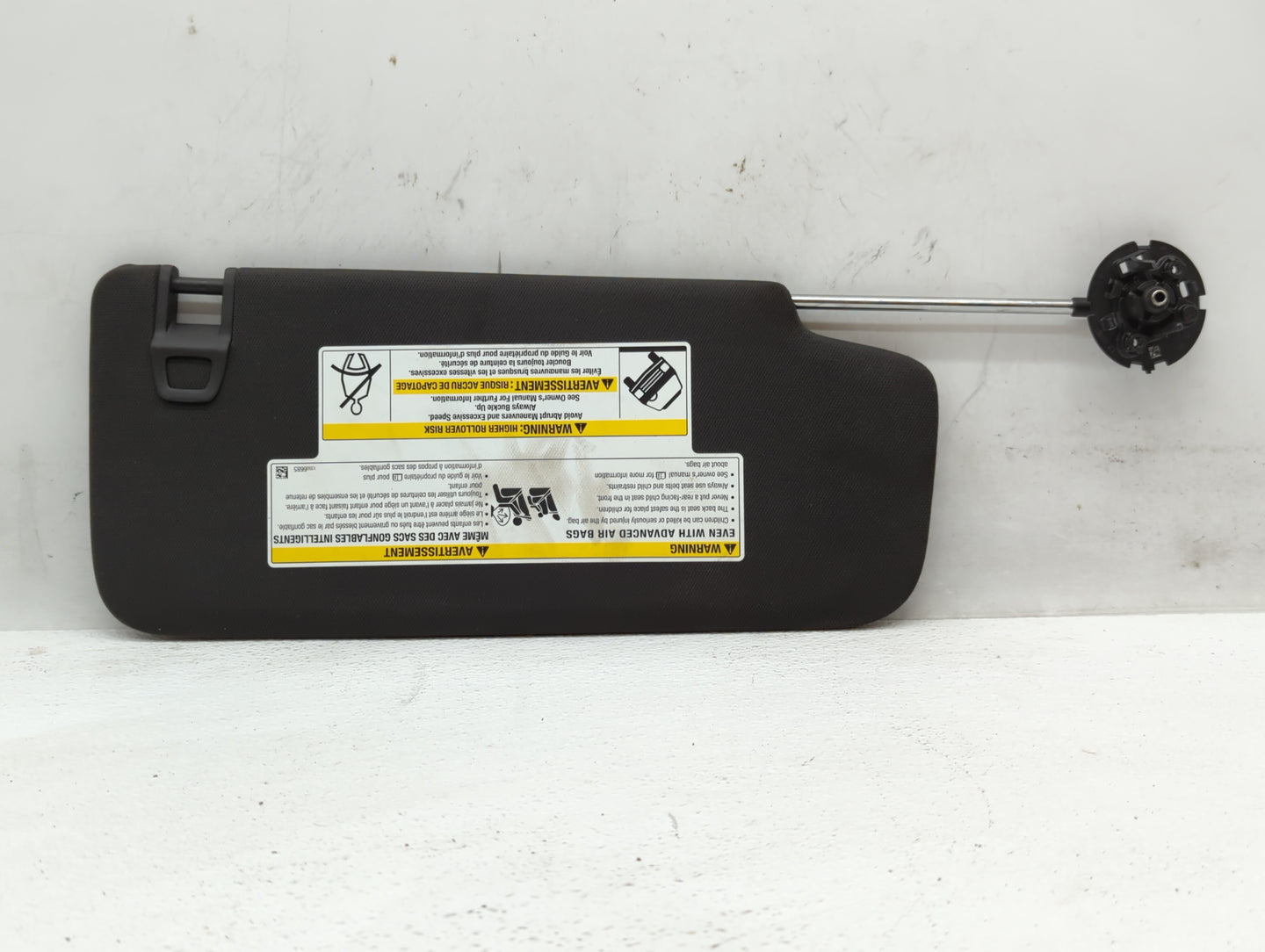 2021-2022 Chevrolet Trailblazer Sun Visor Shade Replacement Passenger Right Mirror Fits Fits 2021 2022 OEM Used Auto Parts -