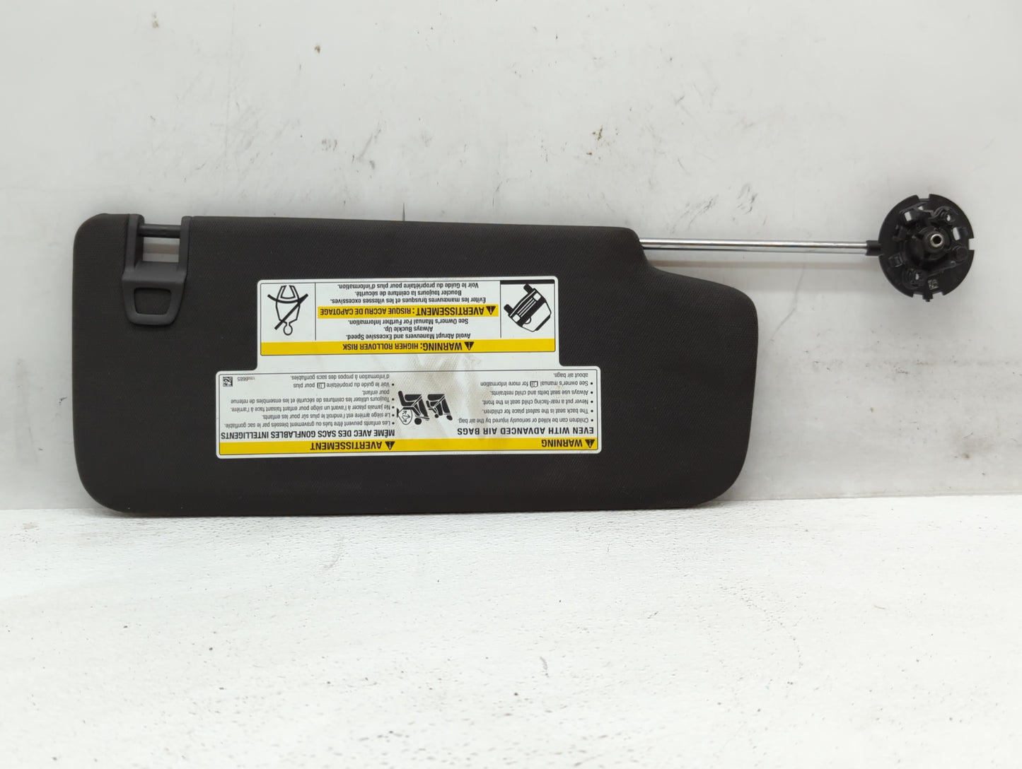 2021-2022 Chevrolet Trailblazer Sun Visor Shade Replacement Passenger Right Mirror Fits Fits 2021 2022 OEM Used Auto Parts -