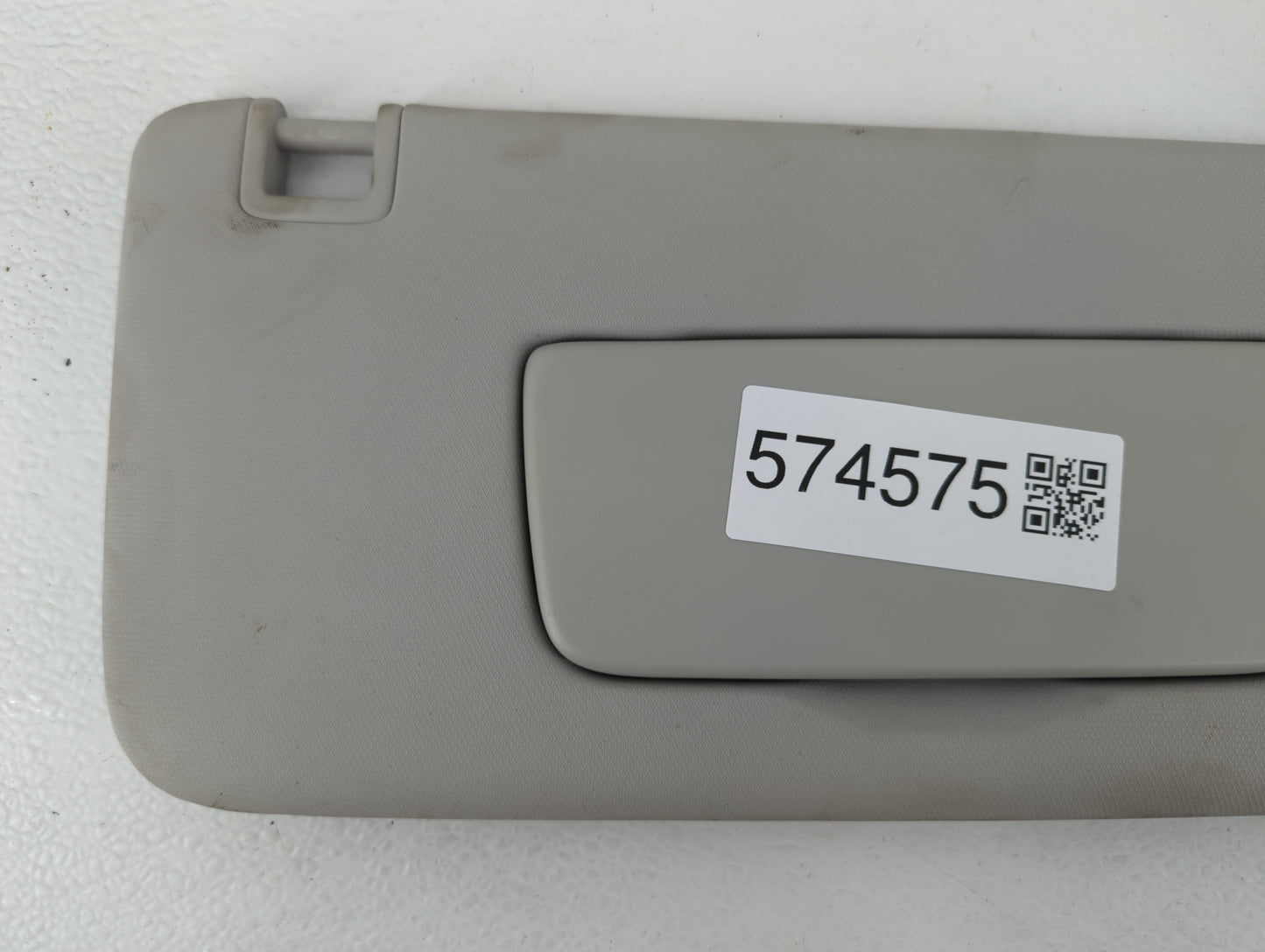 2021-2022 Chevrolet Trailblazer Sun Visor Shade Replacement Driver Left Mirror Fits Fits 2021 2022 OEM Used Auto Parts - Oem