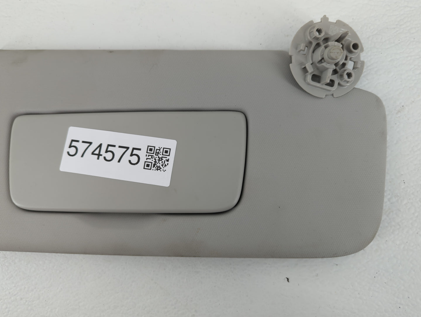 2021-2022 Chevrolet Trailblazer Sun Visor Shade Replacement Driver Left Mirror Fits Fits 2021 2022 OEM Used Auto Parts - Oem