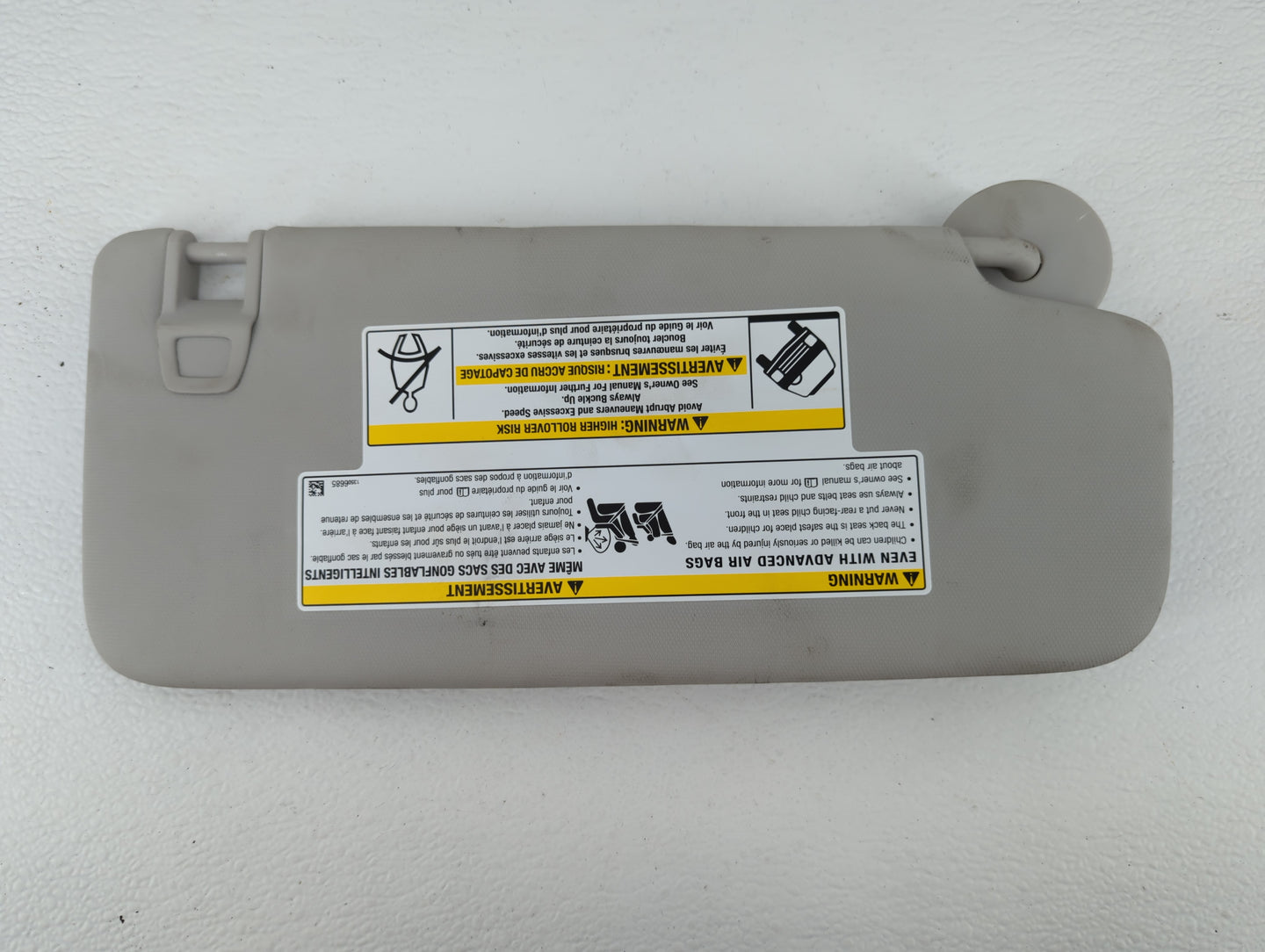 2021-2022 Chevrolet Trailblazer Sun Visor Shade Replacement Passenger Right Mirror Fits Fits 2021 2022 OEM Used Auto Parts -