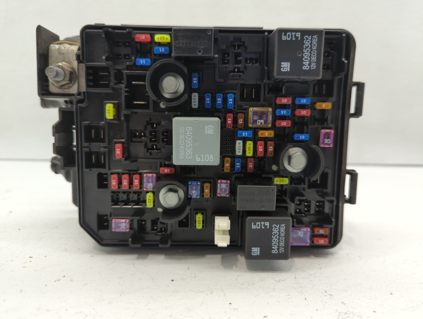 2021-2022 Chevrolet Trailblazer Fusebox Fuse Box Panel Relay Module P/N:42724258 Fits Fits 2021 2022 OEM Used Auto Parts - O