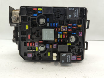 2021-2022 Chevrolet Trailblazer Fusebox Fuse Box Panel Relay Module P/N:42724258 Fits Fits 2021 2022 OEM Used Auto Parts