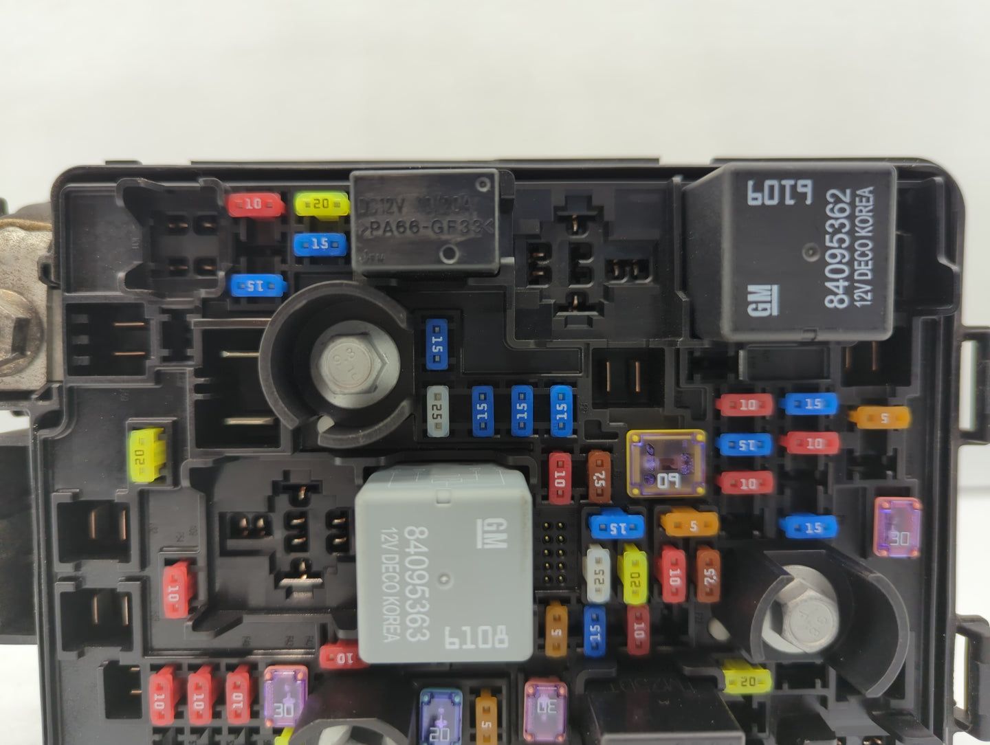 2021-2022 Chevrolet Trailblazer Fusebox Fuse Box Panel Relay Module P/N:42724258 Fits Fits 2021 2022 OEM Used Auto Parts - O