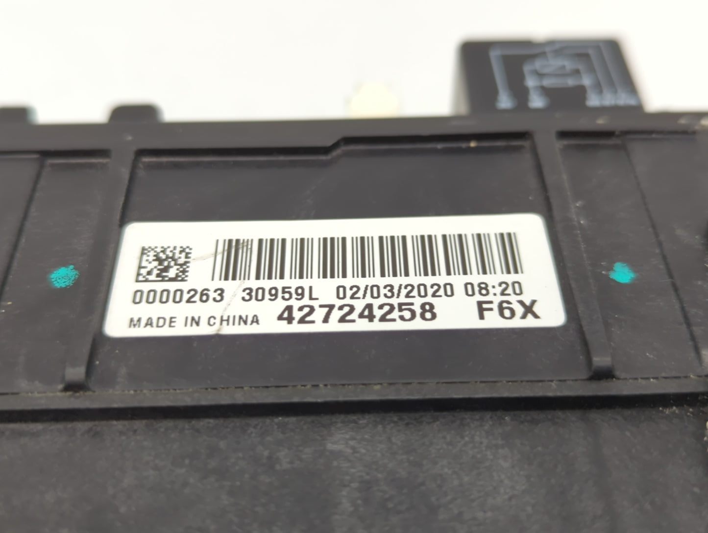 2021-2022 Chevrolet Trailblazer Fusebox Fuse Box Panel Relay Module P/N:42724258 Fits Fits 2021 2022 OEM Used Auto Parts - O