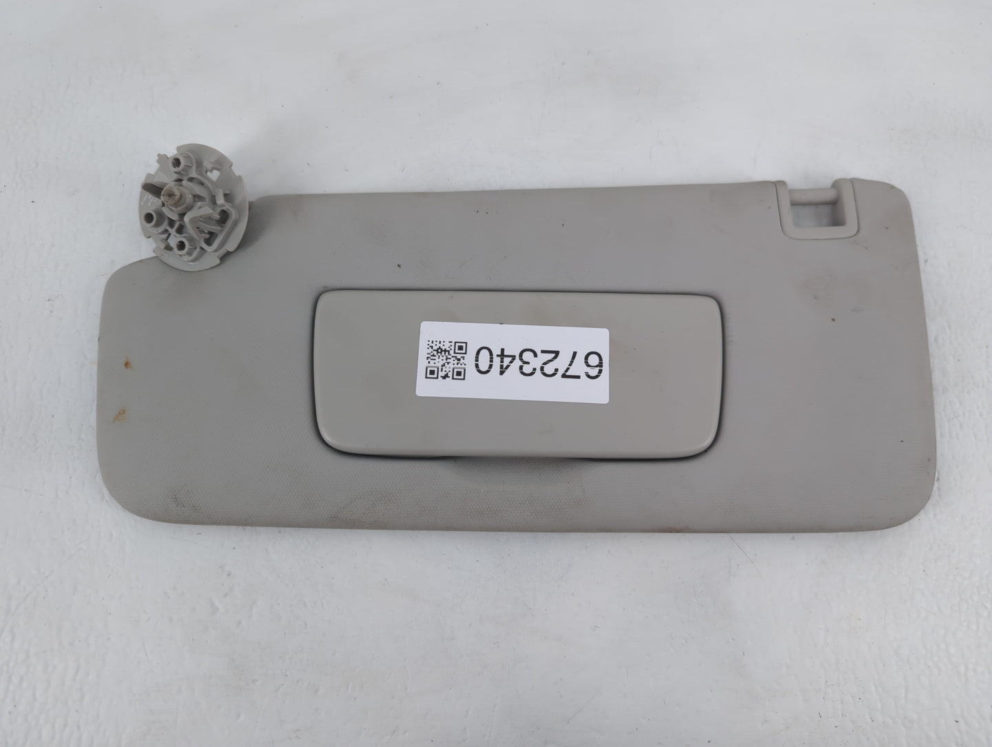 2021-2022 Chevrolet Trailblazer Sun Visor Shade Replacement Driver Left Mirror Fits Fits 2021 2022 OEM Used Auto Parts - Oem