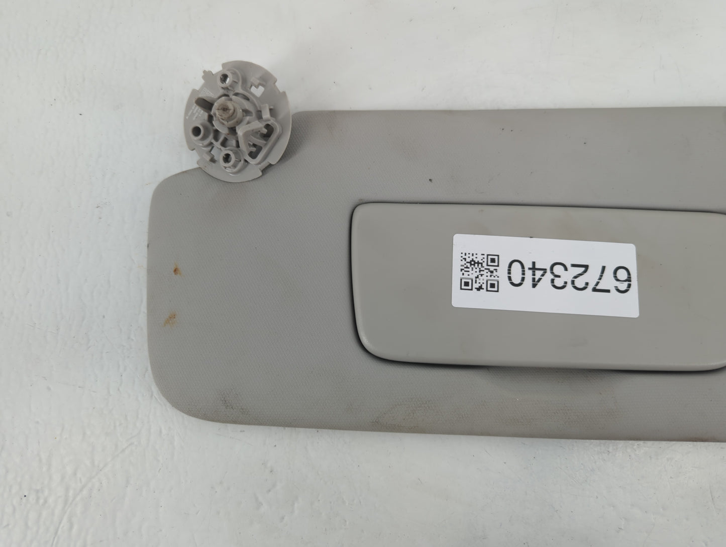 2021-2022 Chevrolet Trailblazer Sun Visor Shade Replacement Driver Left Mirror Fits Fits 2021 2022 OEM Used Auto Parts - Oem