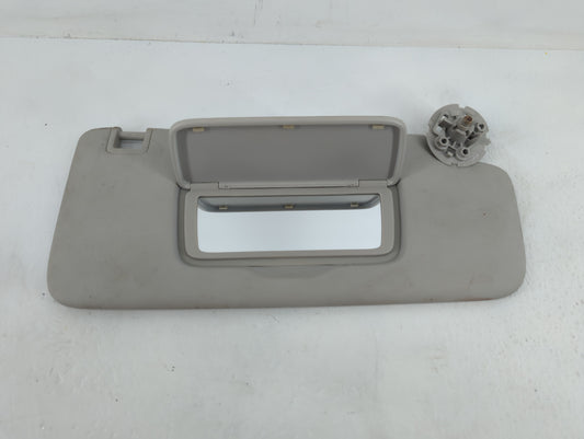 2021-2022 Chevrolet Trailblazer Sun Visor Shade Replacement Passenger Right Mirror Fits Fits 2021 2022 OEM Used Auto Parts -