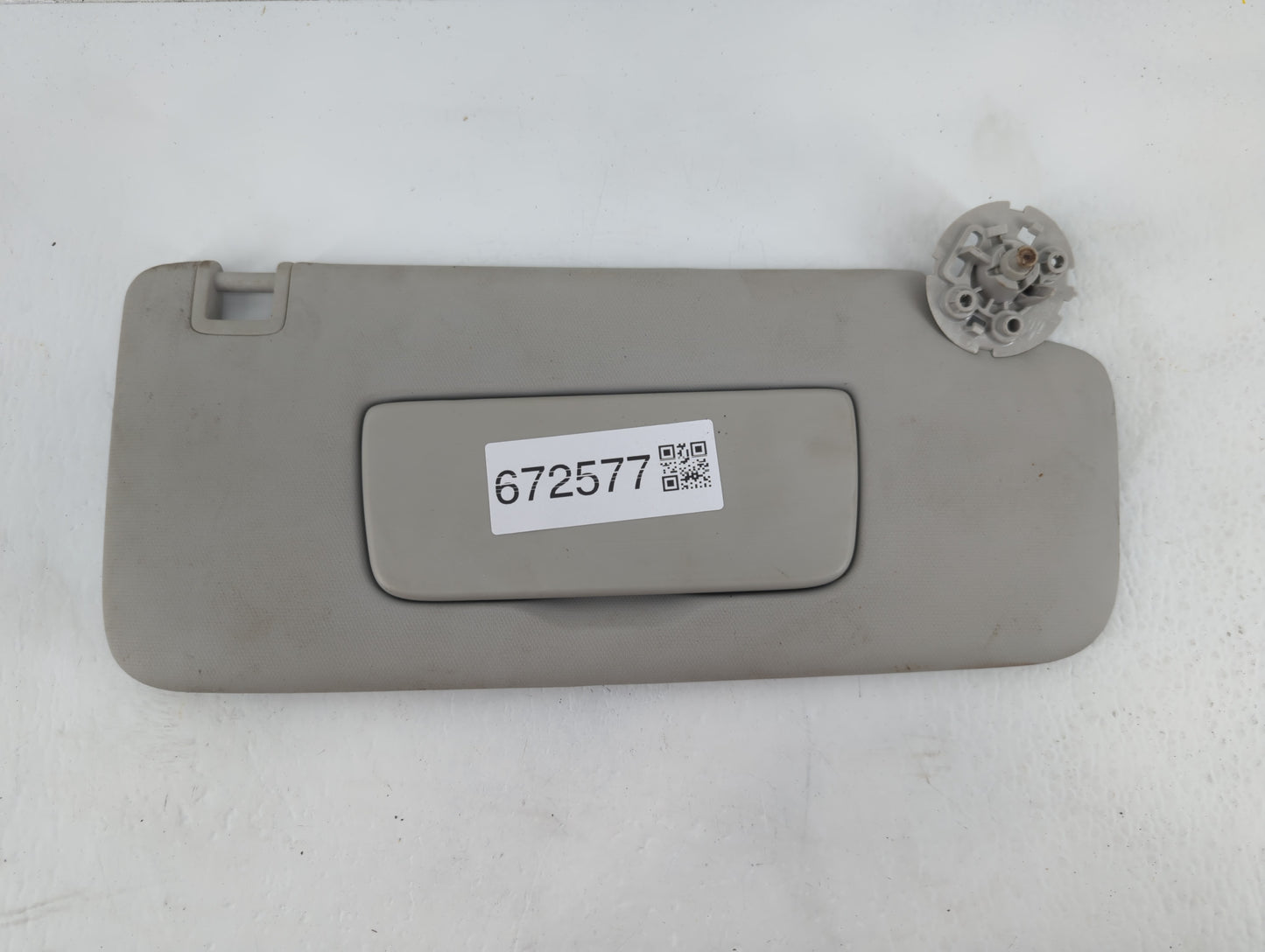 2021-2022 Chevrolet Trailblazer Sun Visor Shade Replacement Passenger Right Mirror Fits Fits 2021 2022 OEM Used Auto Parts -