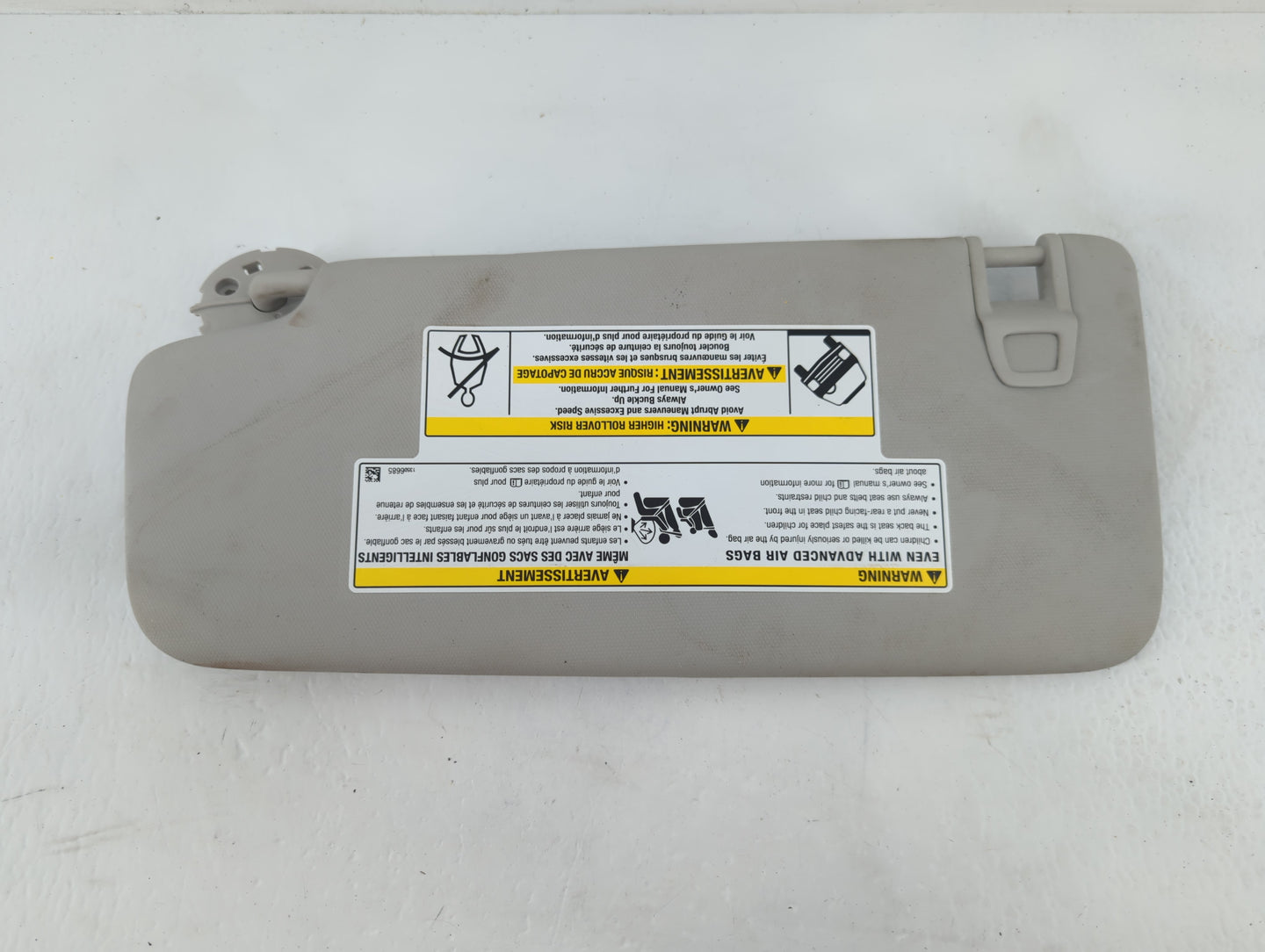 2021-2022 Chevrolet Trailblazer Sun Visor Shade Replacement Passenger Right Mirror Fits Fits 2021 2022 OEM Used Auto Parts -