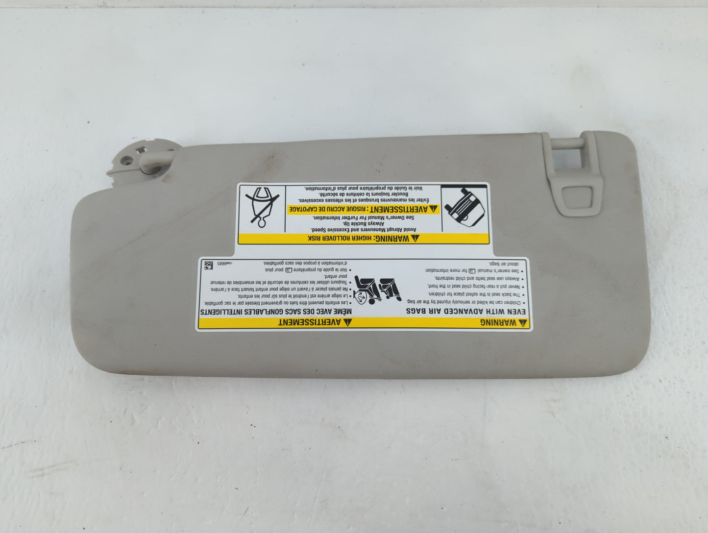 2021-2022 Chevrolet Trailblazer Sun Visor Shade Replacement Passenger Right Mirror Fits Fits 2021 2022 OEM Used Auto Parts -