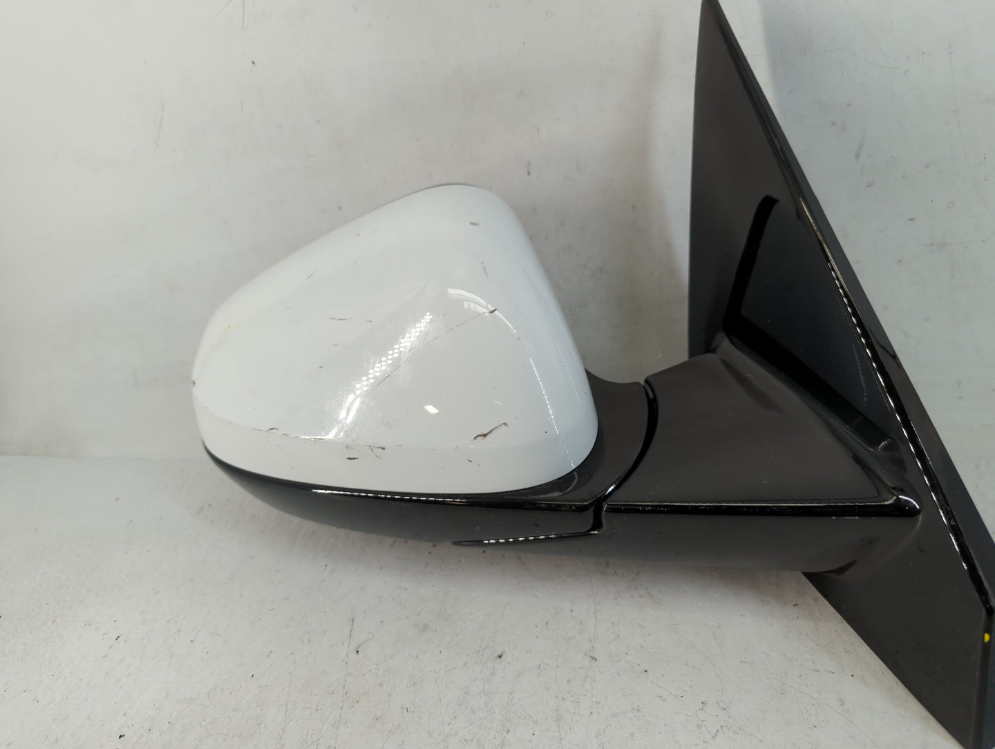 2021-2022 Chevrolet Trailblazer Side Mirror Replacement Driver Left View Door Mirror Fits Fits 2021 2022 OEM Used Auto Parts