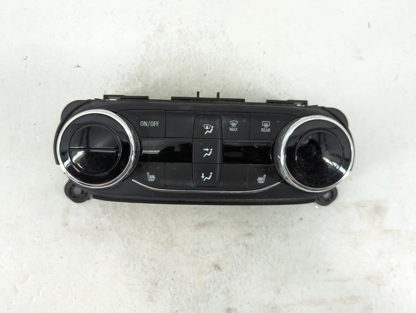 2021-2022 Chevrolet Trailblazer Climate Control Module Temperature AC/Heater Replacement Fits Fits 2021 2022 OEM Used Auto P