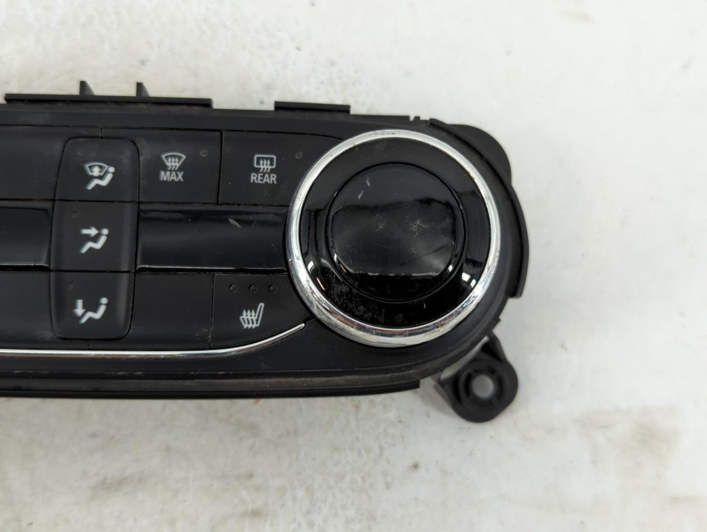 2021-2022 Chevrolet Trailblazer Climate Control Module Temperature AC/Heater Replacement Fits Fits 2021 2022 OEM Used Auto P