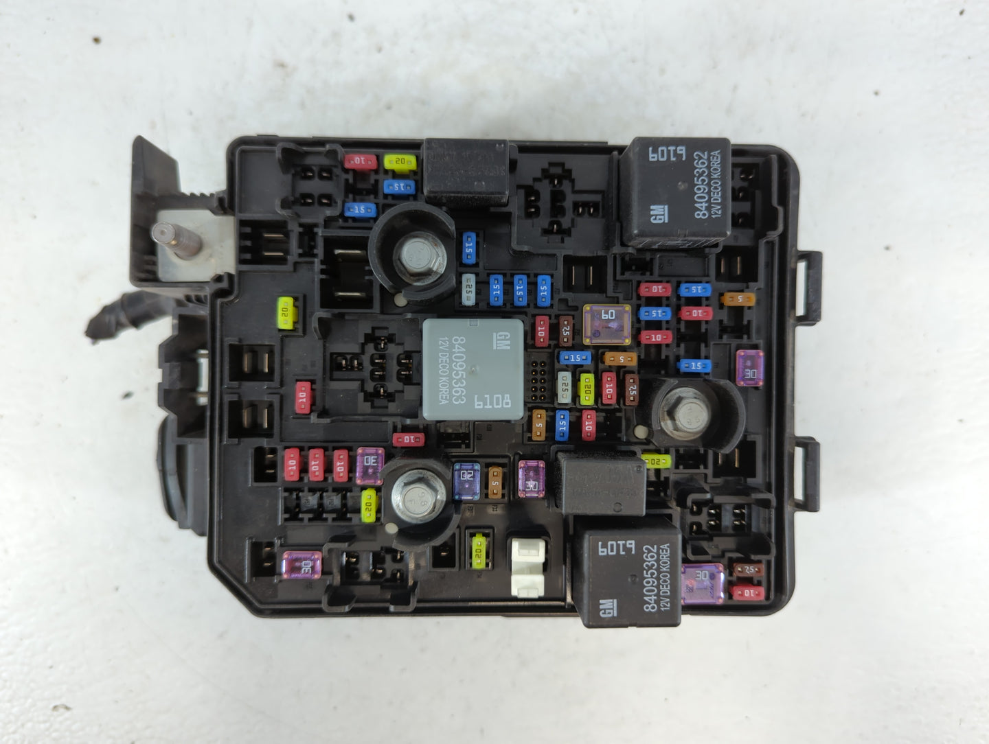 2021-2022 Chevrolet Trailblazer Fusebox Fuse Box Panel Relay Module P/N:42745052 Fits Fits 2021 2022 OEM Used Auto Parts - O
