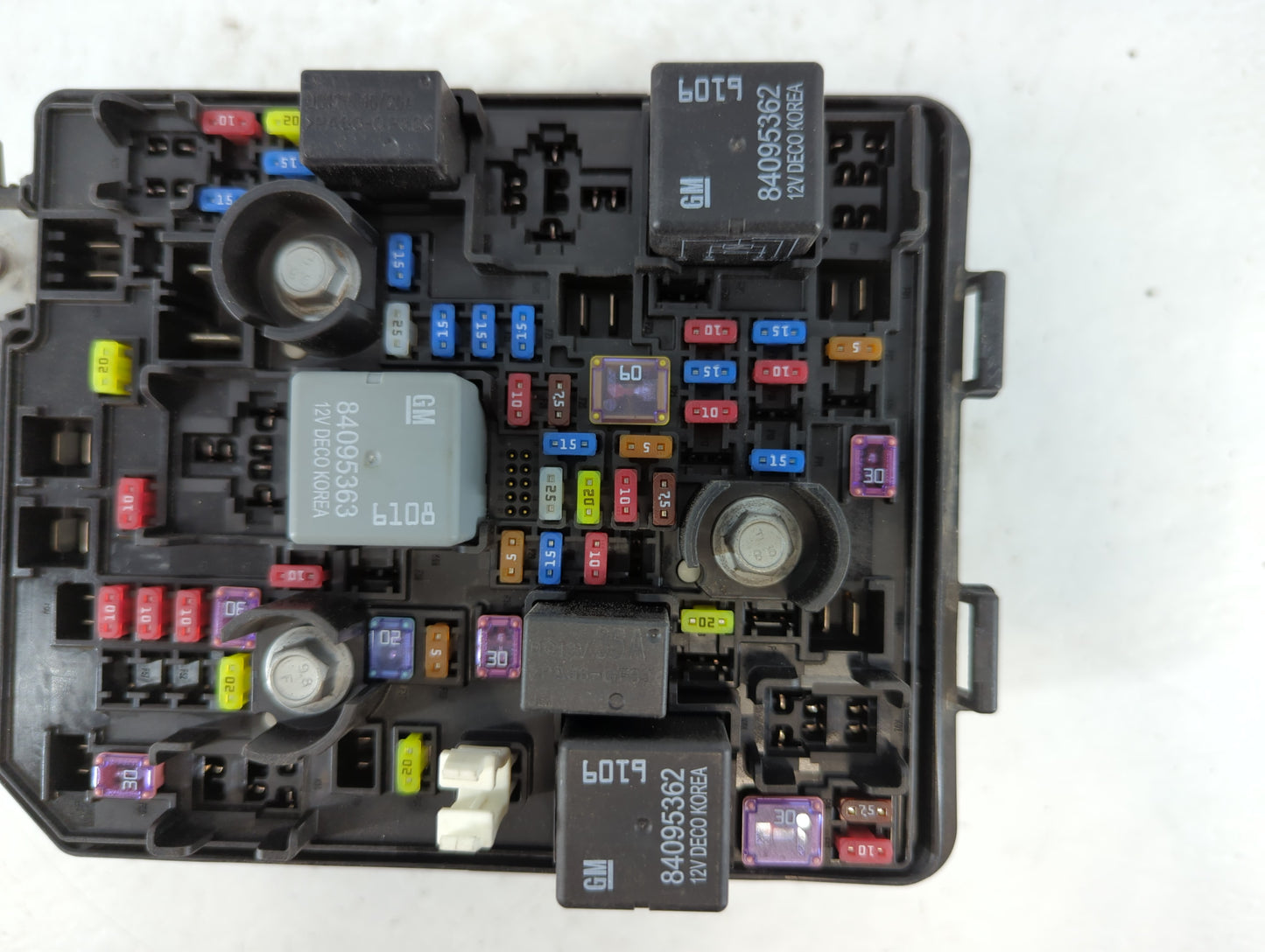 2021-2022 Chevrolet Trailblazer Fusebox Fuse Box Panel Relay Module P/N:42745052 Fits Fits 2021 2022 OEM Used Auto Parts - O