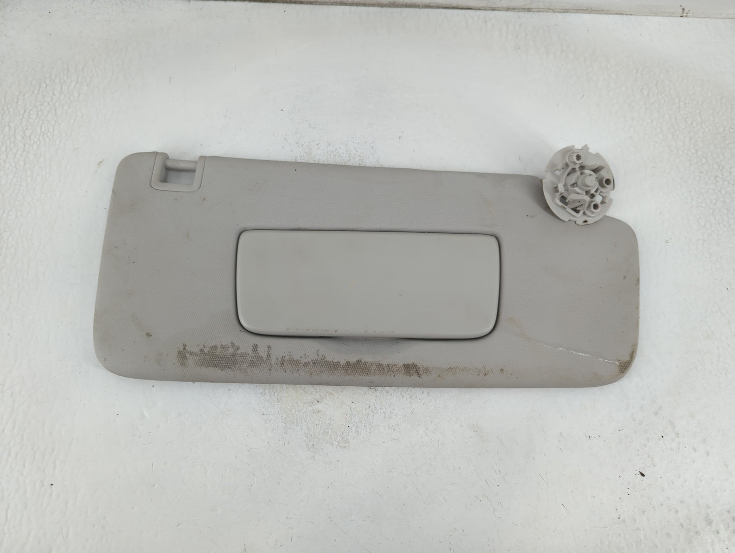 2021-2022 Chevrolet Trailblazer Sun Visor Shade Replacement Passenger Right Mirror Fits Fits 2021 2022 OEM Used Auto Parts -