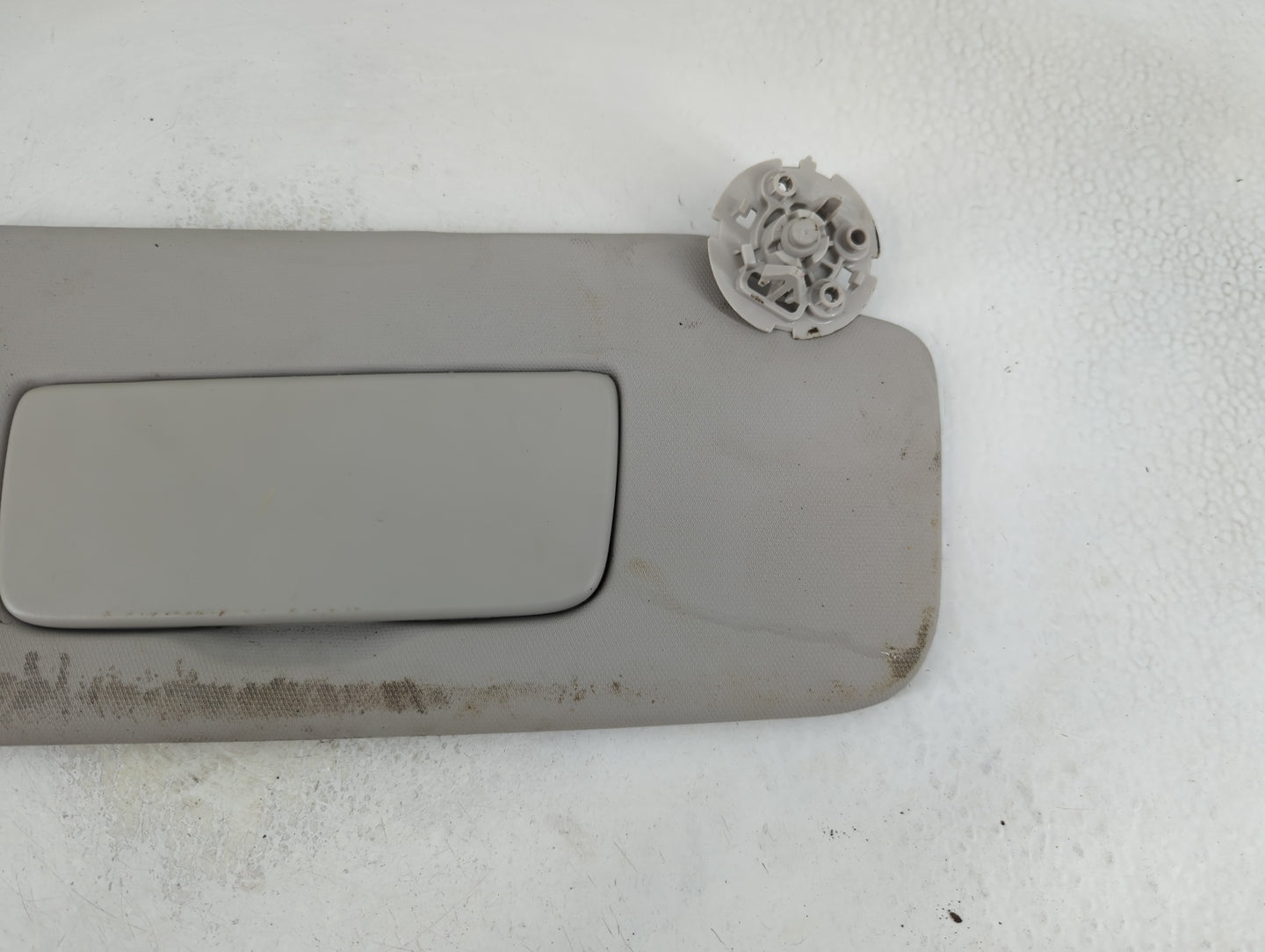 2021-2022 Chevrolet Trailblazer Sun Visor Shade Replacement Passenger Right Mirror Fits Fits 2021 2022 OEM Used Auto Parts -