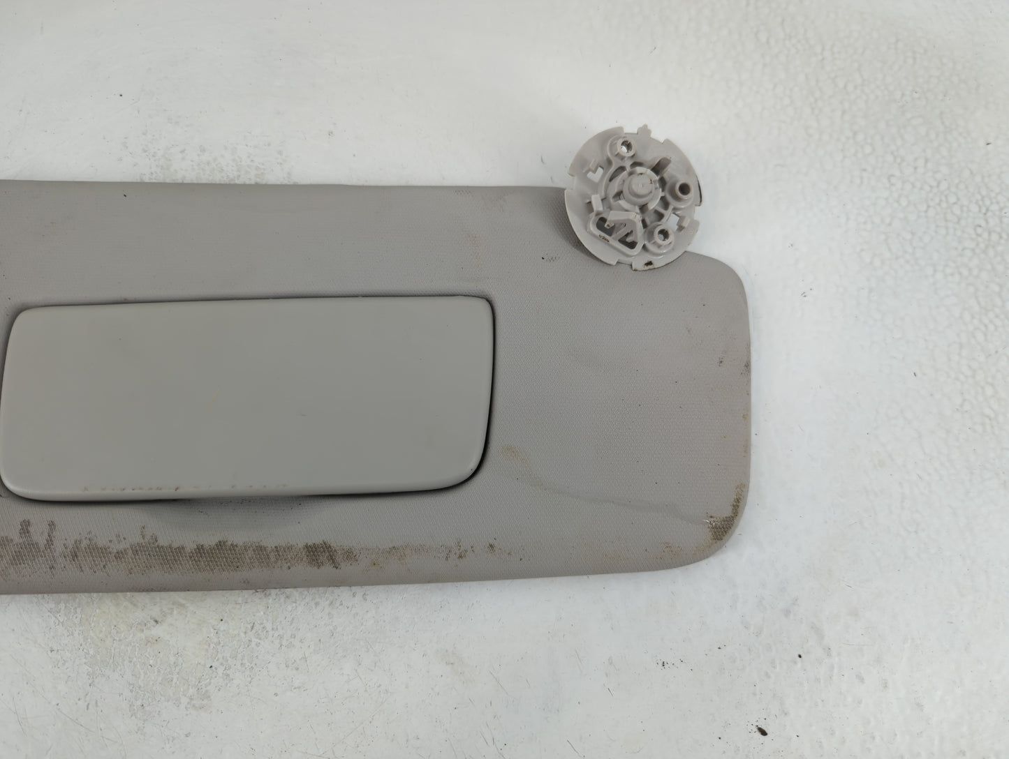 2021-2022 Chevrolet Trailblazer Sun Visor Shade Replacement Passenger Right Mirror Fits Fits 2021 2022 OEM Used Auto Parts -