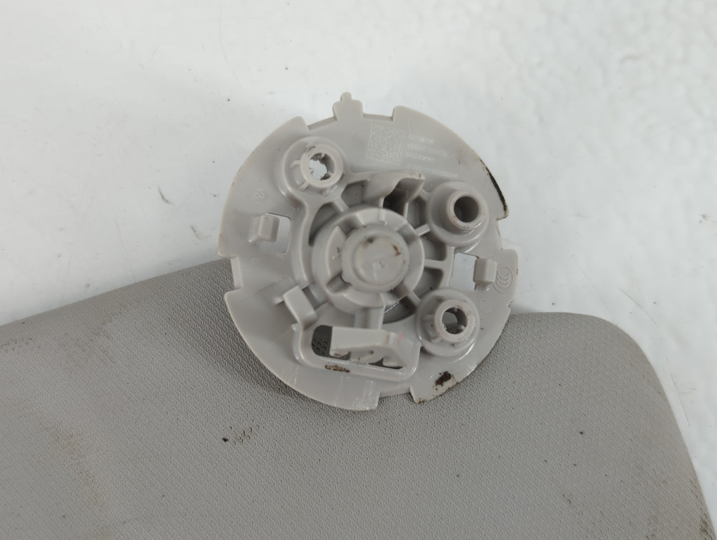 2021-2022 Chevrolet Trailblazer Sun Visor Shade Replacement Passenger Right Mirror Fits Fits 2021 2022 OEM Used Auto Parts -