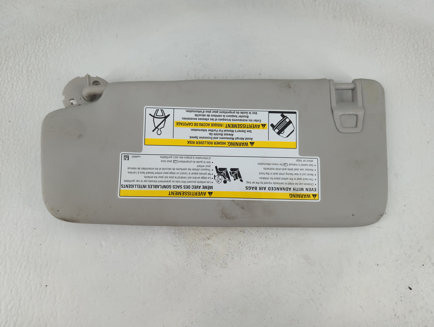 2021-2022 Chevrolet Trailblazer Sun Visor Shade Replacement Passenger Right Mirror Fits Fits 2021 2022 OEM Used Auto Parts -