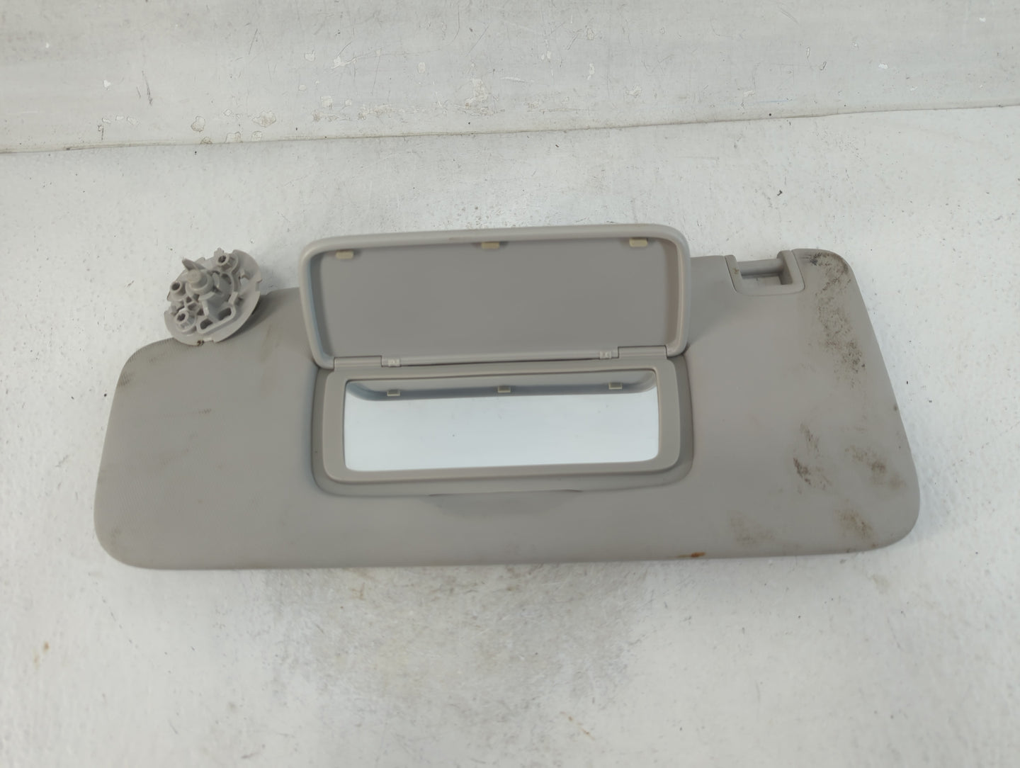 2021-2022 Chevrolet Trailblazer Sun Visor Shade Replacement Driver Left Mirror Fits Fits 2021 2022 OEM Used Auto Parts - Oem