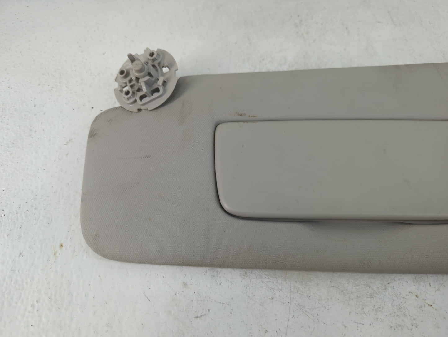 2021-2022 Chevrolet Trailblazer Sun Visor Shade Replacement Driver Left Mirror Fits Fits 2021 2022 OEM Used Auto Parts - Oem