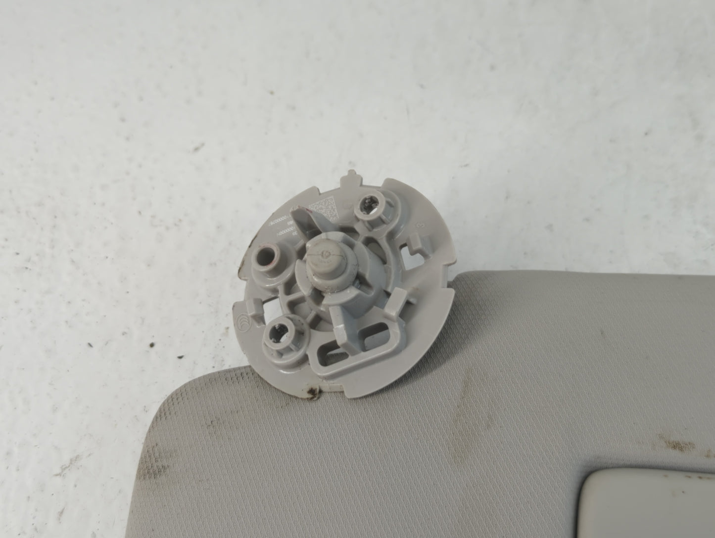 2021-2022 Chevrolet Trailblazer Sun Visor Shade Replacement Driver Left Mirror Fits Fits 2021 2022 OEM Used Auto Parts - Oem