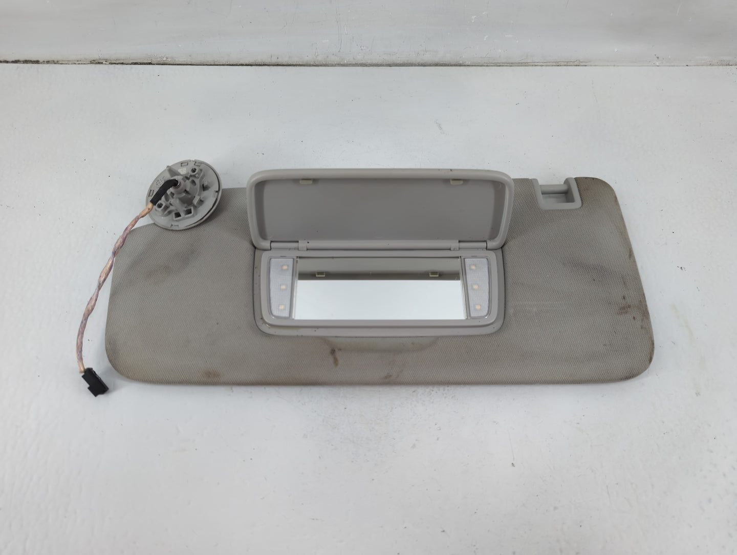 2018-2022 Chevrolet Traverse Sun Visor Shade Replacement Driver Left Mirror Fits Fits 2018 2019 2020 2021 2022 OEM Used Auto