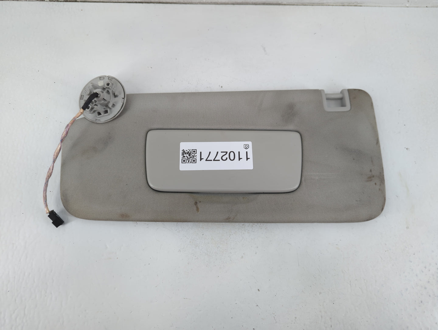 2018-2022 Chevrolet Traverse Sun Visor Shade Replacement Driver Left Mirror Fits Fits 2018 2019 2020 2021 2022 OEM Used Auto
