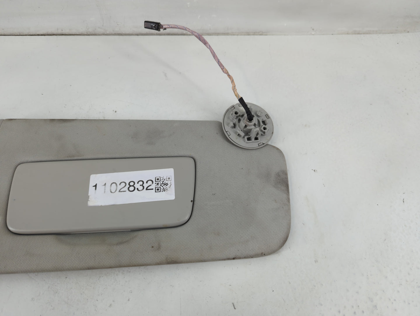 2018-2022 Chevrolet Traverse Sun Visor Shade Replacement Passenger Right Mirror Fits Fits 2018 2019 2020 2021 2022 OEM Used 