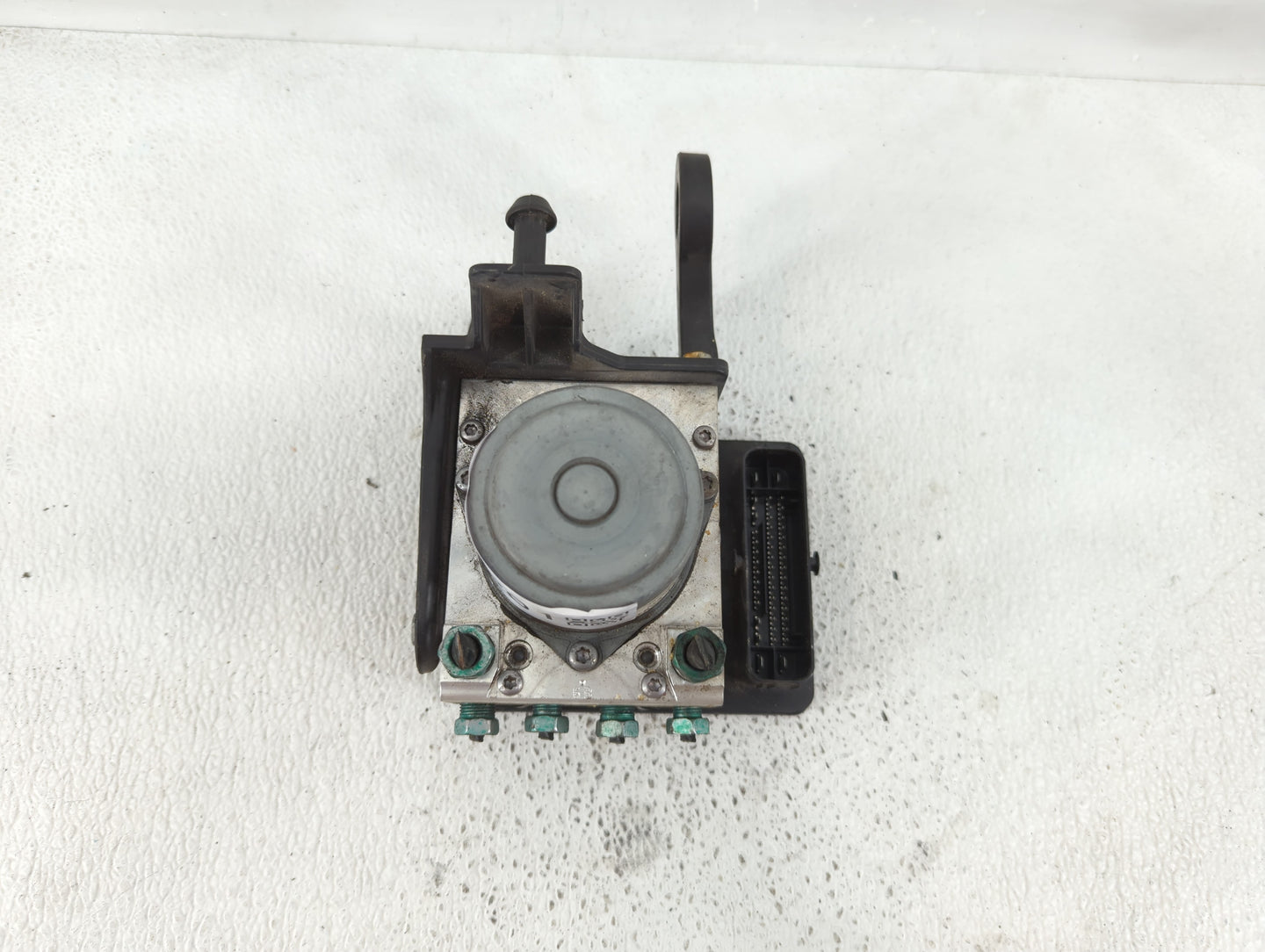 2019-2022 Chevrolet Traverse ABS Pump Control Module Replacement P/N:84728141 Fits Fits 2019 2020 2021 2022 OEM Used Auto Pa