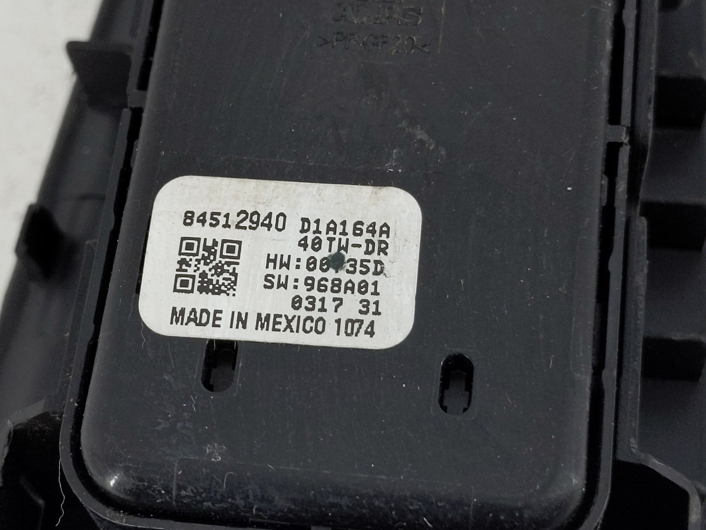 2021-2022 Chevrolet Traverse Master Power Window Switch Replacement Driver Side Left P/N:84512940 84139693 Fits OEM Used Aut