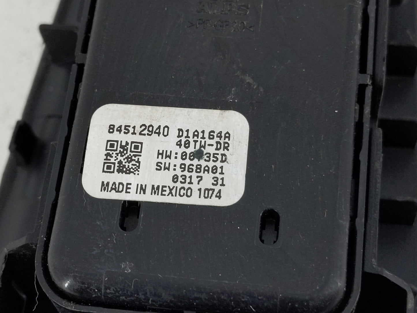 2021-2022 Chevrolet Traverse Master Power Window Switch Replacement Driver Side Left P/N:84512940 84139693 Fits OEM Used Aut