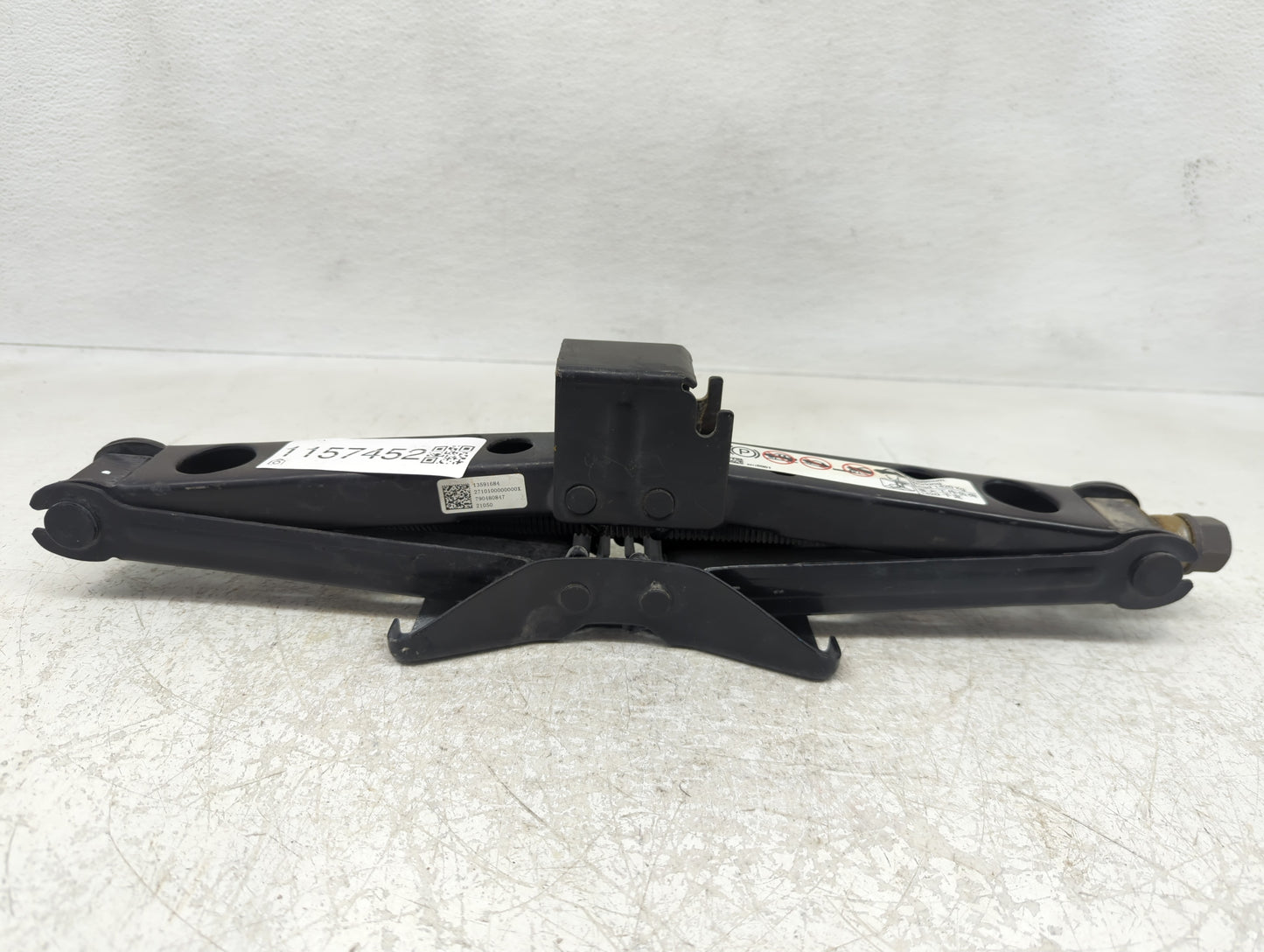 2021 Chevrolet Traverse Spare Scissor Car Jack - Oemusedautoparts1.com