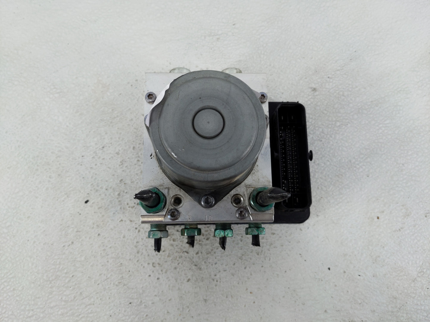 2021 Chevrolet Traverse ABS Pump Control Module Replacement P/N:84728141 Fits Fits 2017 OEM Used Auto Parts - Oemusedautopar
