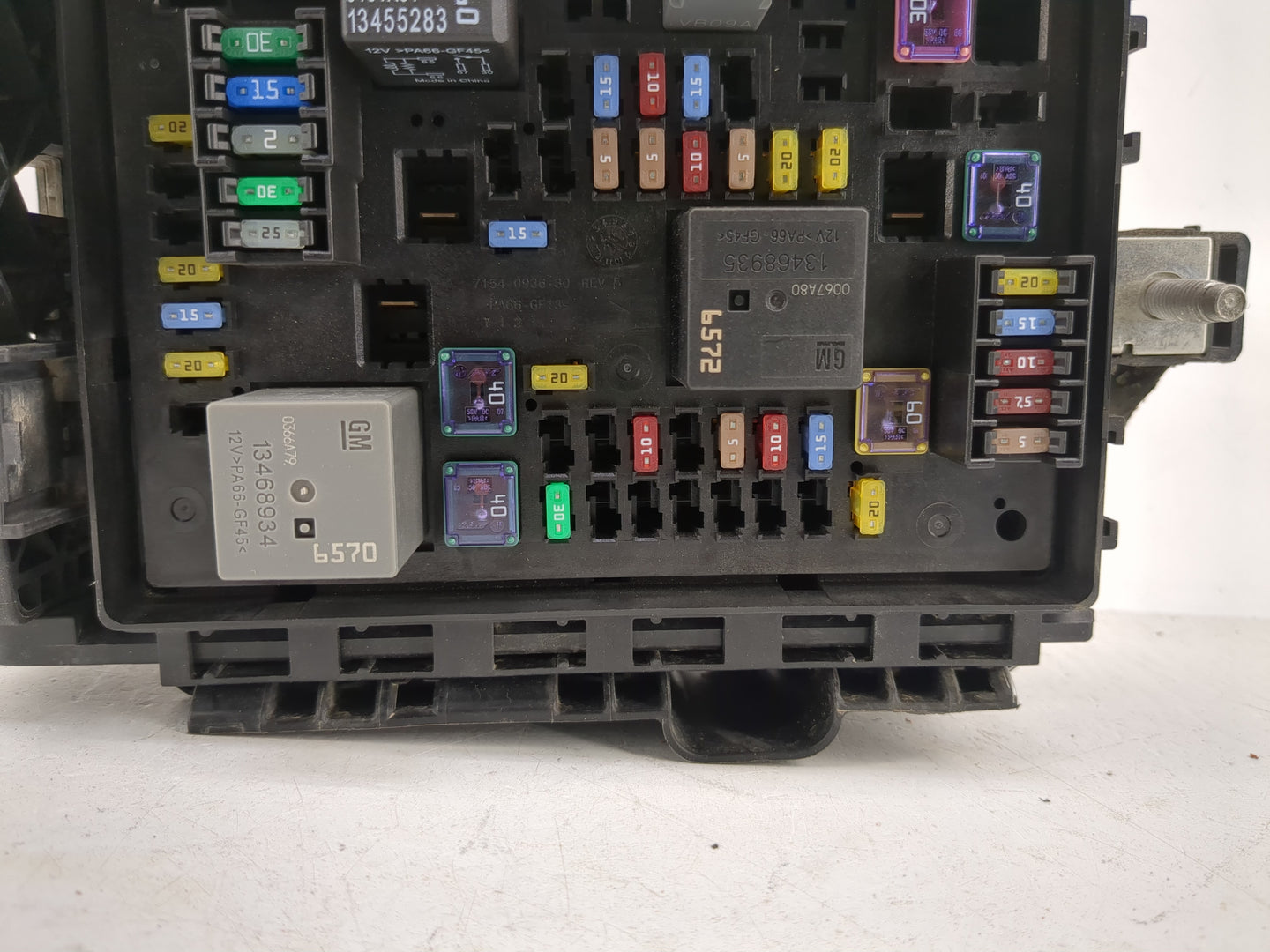 2020-2022 Chevrolet Traverse Fusebox Fuse Box Panel Relay Module P/N:13455283 9151A31 Fits Fits 2019 2020 2021 2022 OEM Used