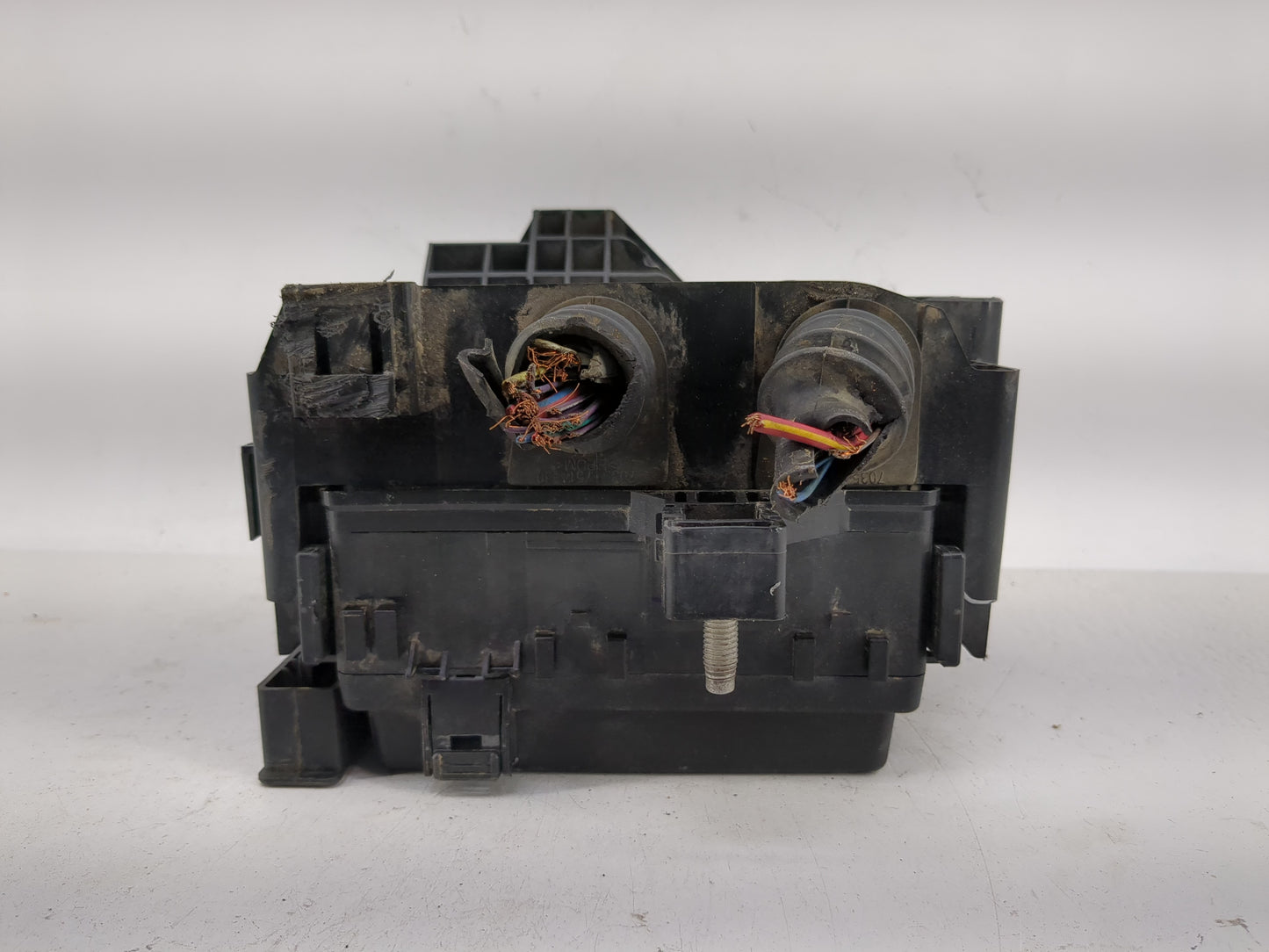 2020-2022 Chevrolet Traverse Fusebox Fuse Box Panel Relay Module P/N:13455283 9151A31 Fits Fits 2019 2020 2021 2022 OEM Used