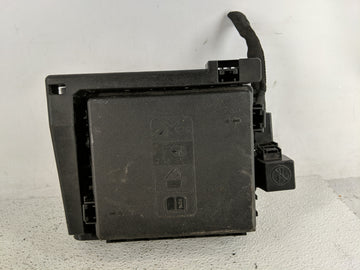 2020-2022 Chevrolet Traverse Fusebox Fuse Box Panel Relay Module P/N:812914718 85140174 Fits Fits 2019 2020 2021 2022 OEM Us