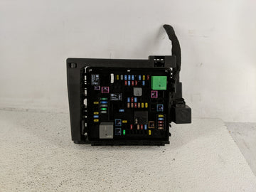 2020-2022 Chevrolet Traverse Fusebox Fuse Box Panel Relay Module P/N:812914718 85140174 Fits Fits 2019 2020 2021 2022 OEM Used Auto Parts