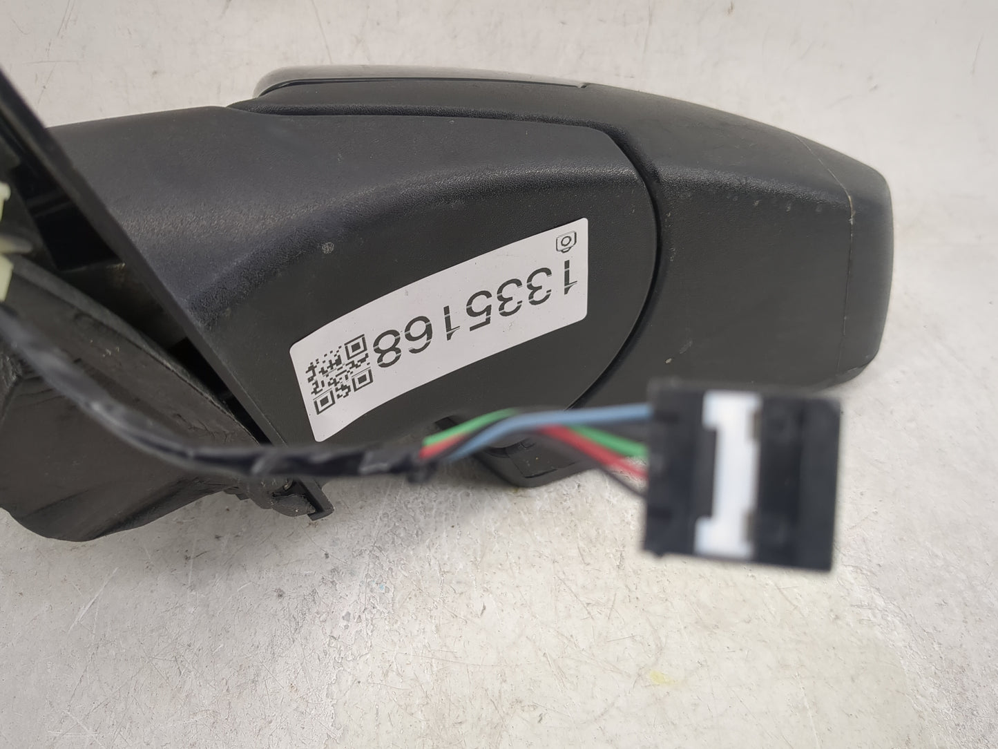 2018-2022 Chevrolet Traverse Driver Side View Mirror - Left Door Mirror OEM Used - Oemusedautoparts1.com