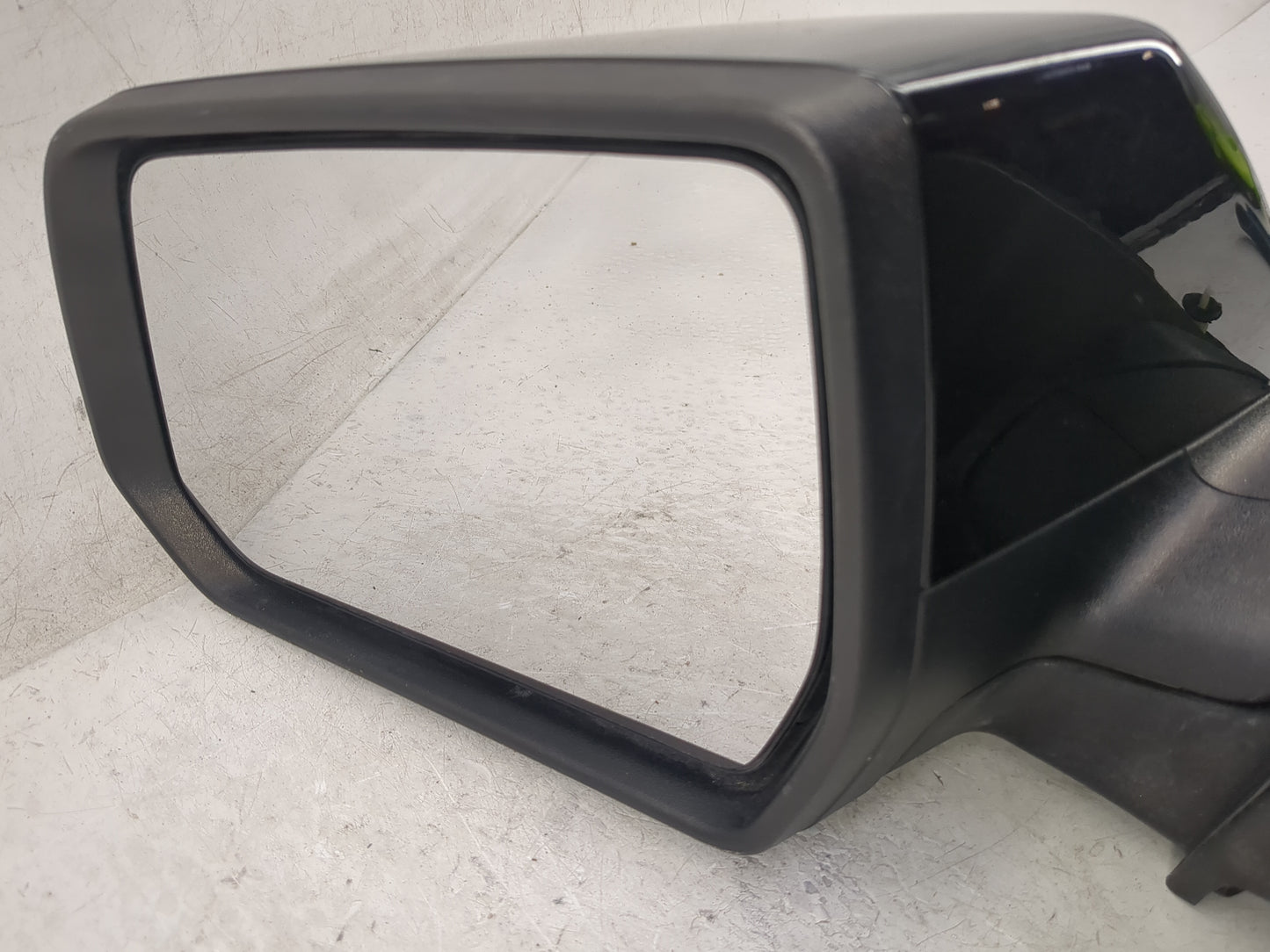 2018-2022 Chevrolet Traverse Driver Side View Mirror - Left Door Mirror OEM Used - Oemusedautoparts1.com